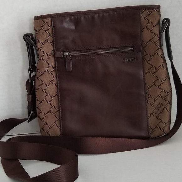slim crossbody bag